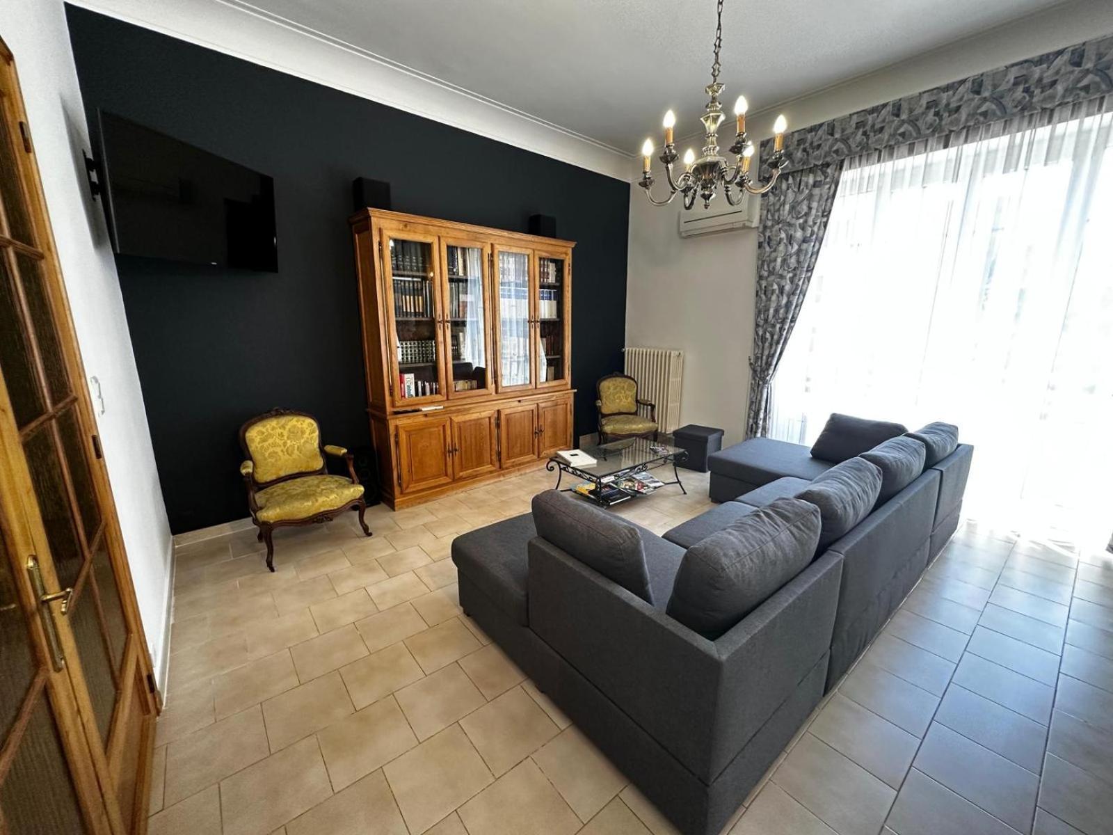 Appartement 4 A 8 Personnes, Spacieux De Standing Classe 4 Etoiles Nimes Exterior foto