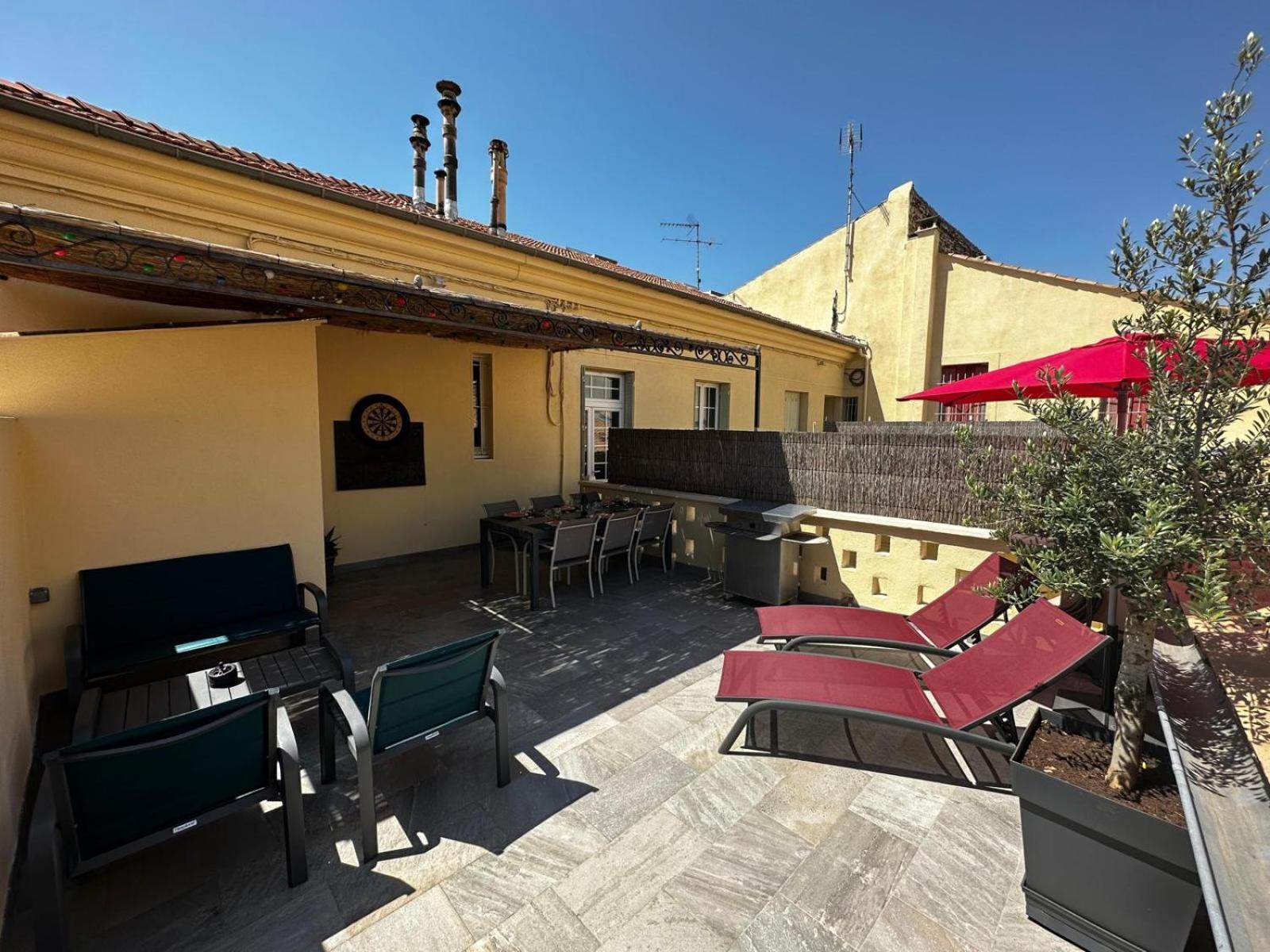 Appartement 4 A 8 Personnes, Spacieux De Standing Classe 4 Etoiles Nimes Exterior foto
