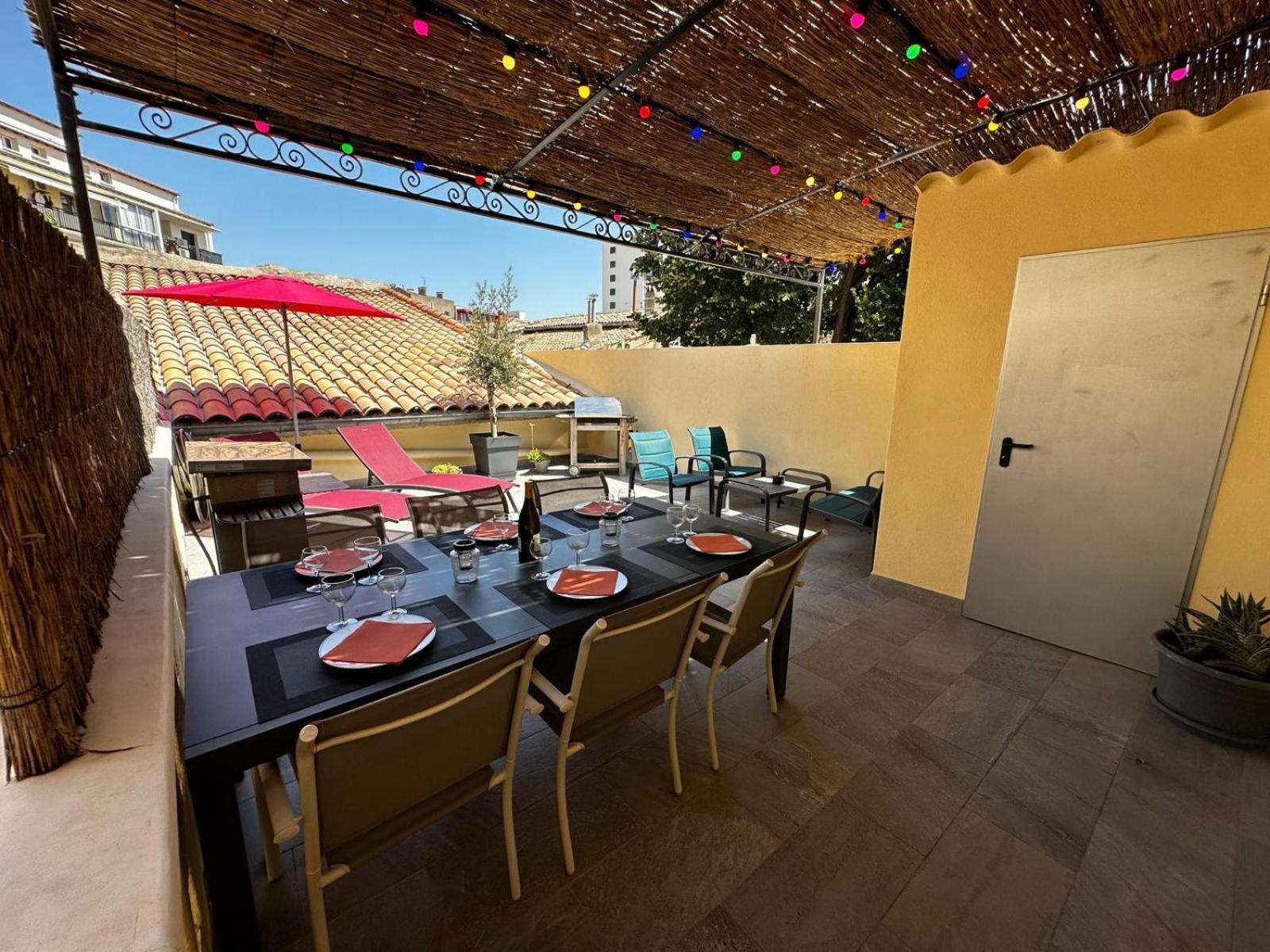 Appartement 4 A 8 Personnes, Spacieux De Standing Classe 4 Etoiles Nimes Exterior foto