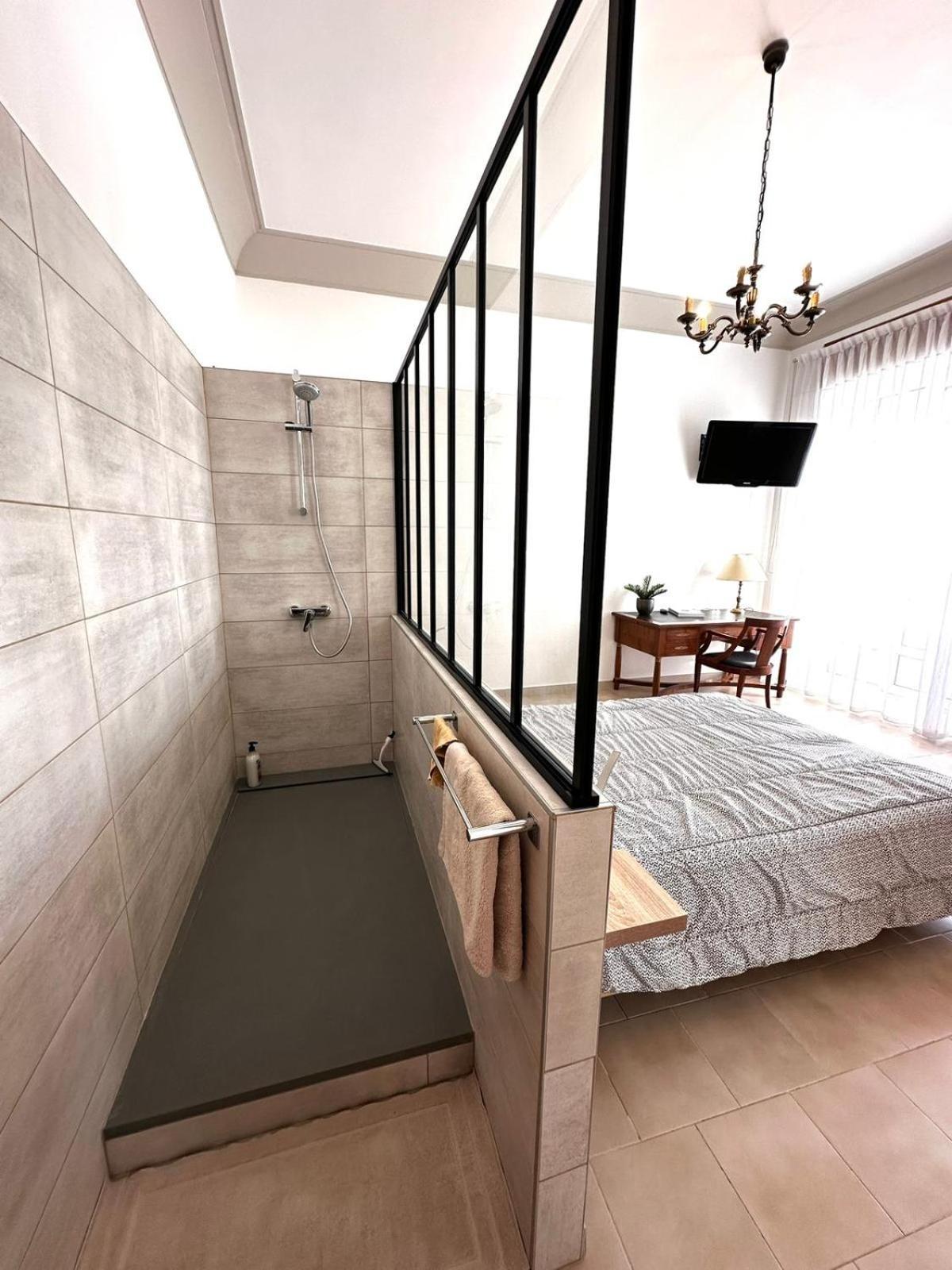 Appartement 4 A 8 Personnes, Spacieux De Standing Classe 4 Etoiles Nimes Exterior foto